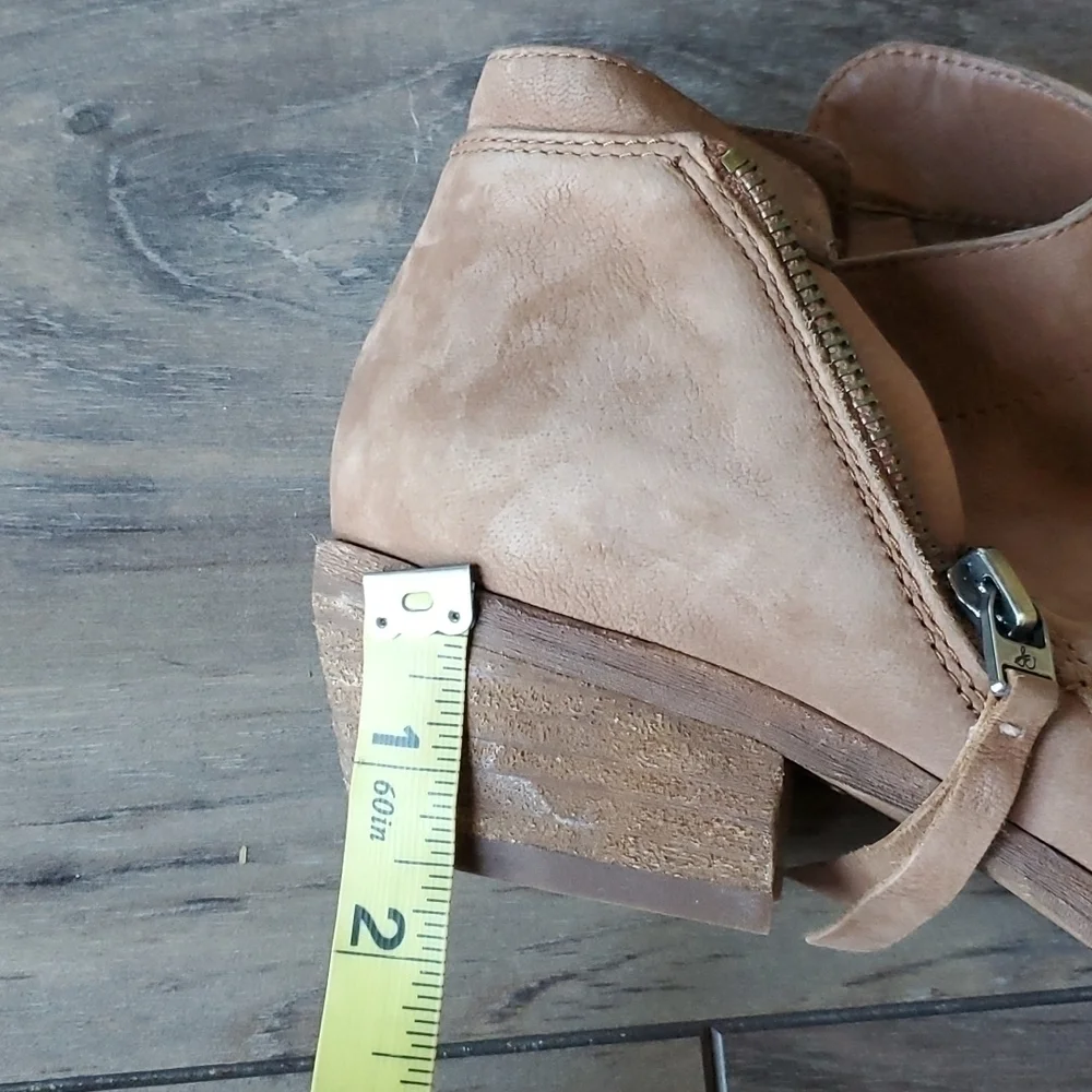 Sam Edelman good color